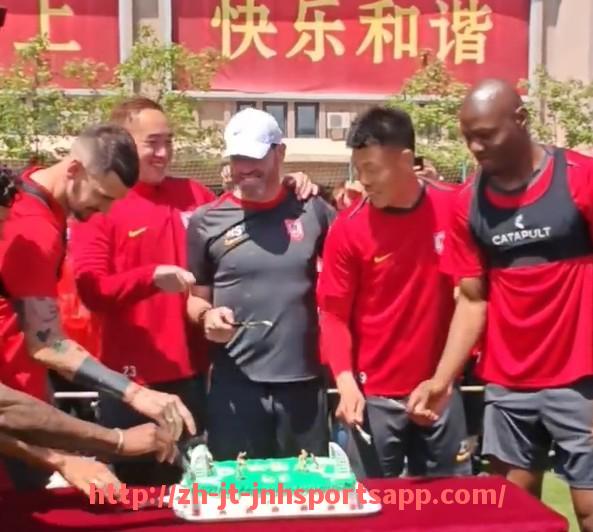 金年会app-世俱杯比赛裁判语言统一协调机制的创新模式研究